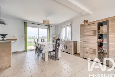 Maison traditionnelle à Neufmoutiers-en-Brie (77610)