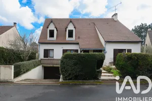 Maison traditionnelle à Saint-Germain-en-Laye (78100)
