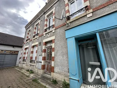 Maison à Saint-Amand-Montrond (18200)