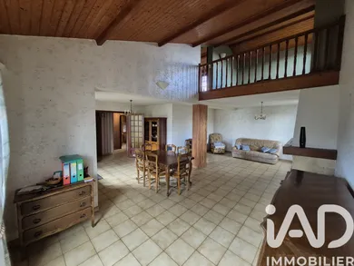 House in Azay-le-Brûlé (79400)