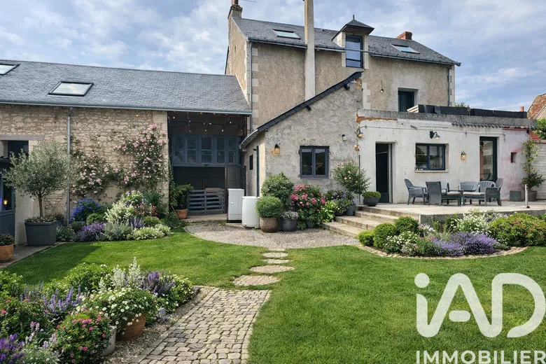 Maison 7 pièces 253 m² · à L'Île-Bouchard · 253 m² · 192 000 €