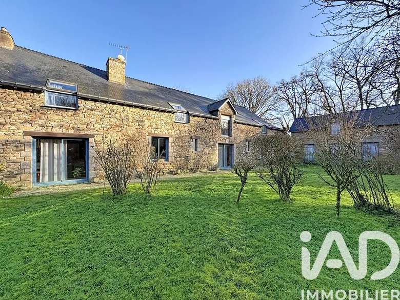 Maison 9 pièces 270 m² · à Bains-sur-Oust · 270 m² · 415 000 €
