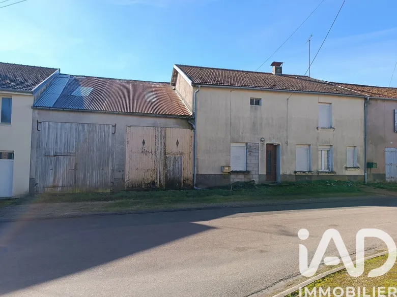 Maison 4 pièces 91 m² · à Parnoy-en-Bassigny · 91 m² · 45 000 €