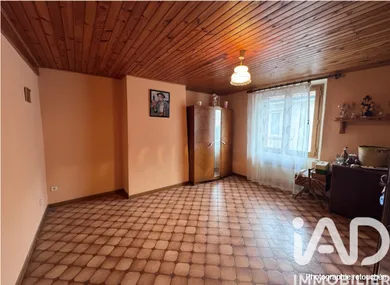 Townhouse in Bas-en-Basset (43210)