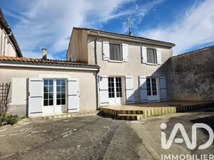 Maison à Marcillac-Lanville (16140)