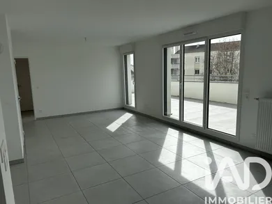 Apartment in Villeurbanne (69100)