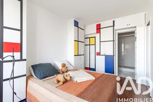 Apartment in Paris (75019)