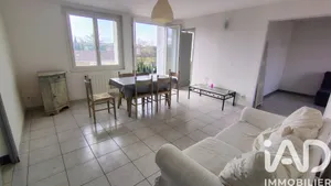Apartment in Carpentras (84200)
