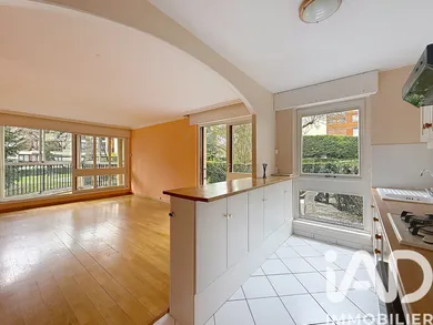 Apartment in Le Chesnay (78150)