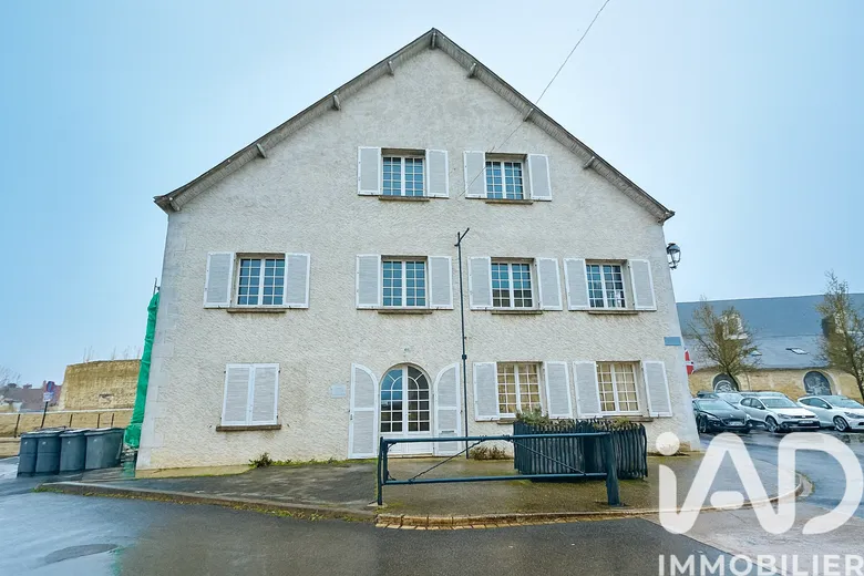 Maison 10 pièces 183 m² · à Sainte-Maure-de-Touraine · 183 m² · 140 000 €