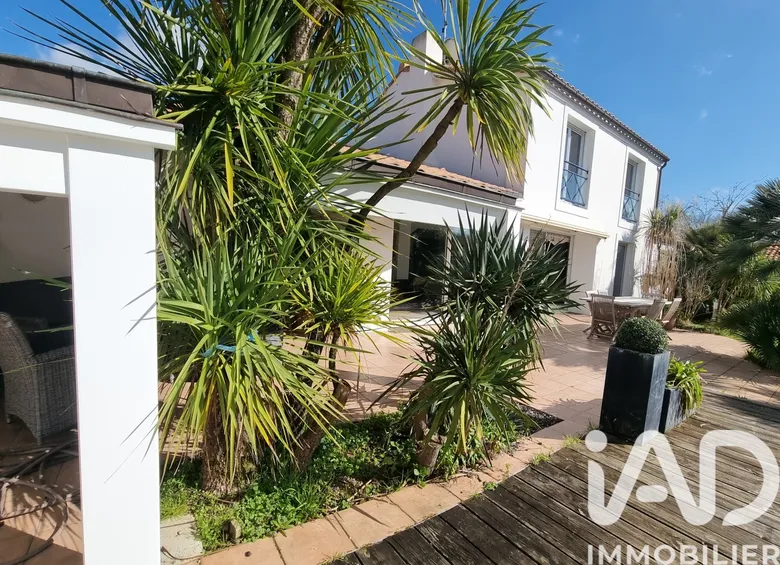 Maison 6 pièces 206 m² · à Challans · 206 m² · 581 000 €