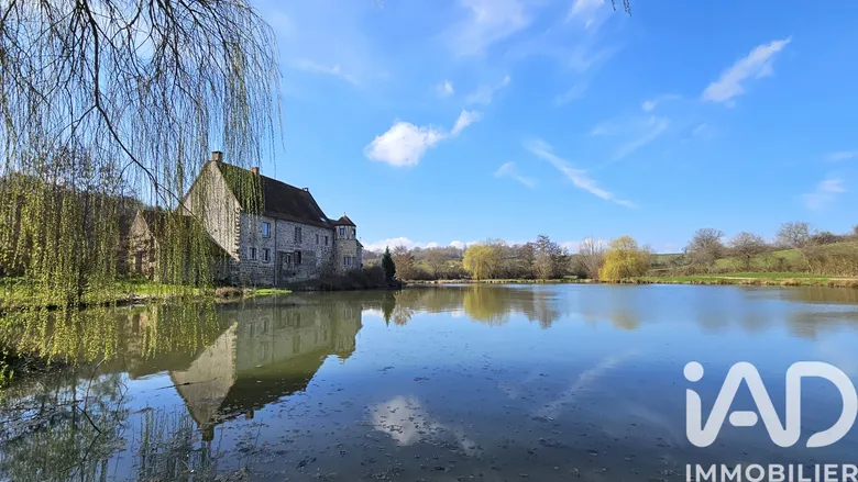Maison 21 pièces 630 m² · à Viévy · 630 m² · 870 000 €