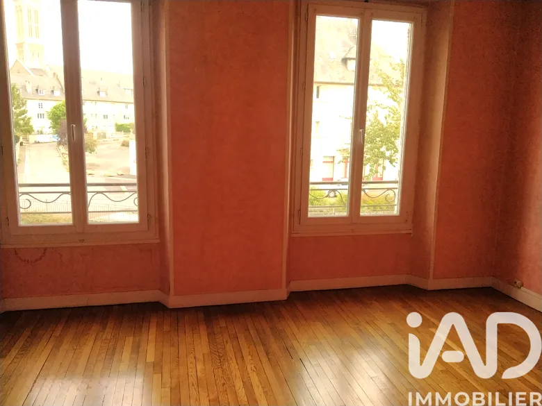 Maison 7 pièces 159 m² · à Condé-en-Normandie · 159 m² · 148 000 €