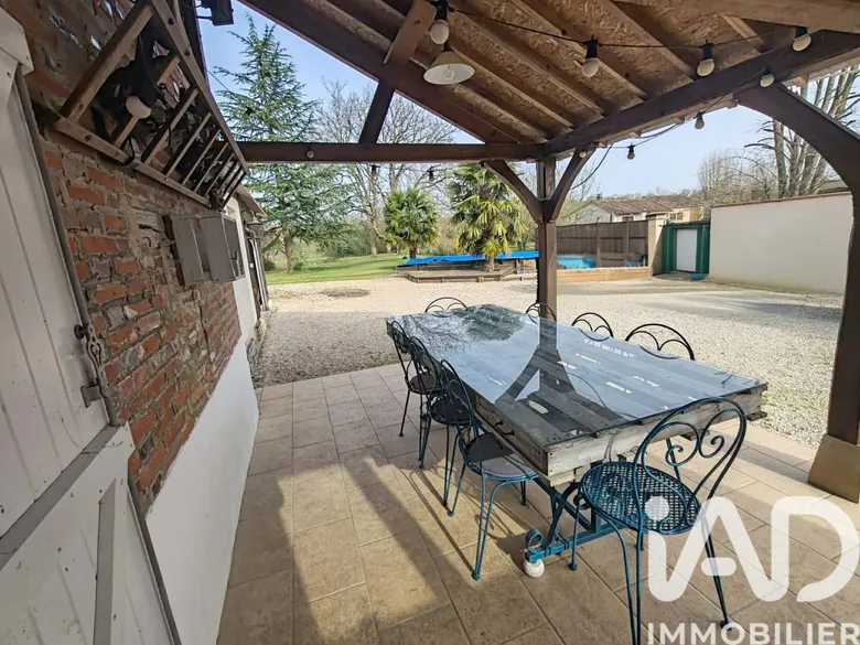 Maison 6 pièces 185 m² · à Chessy-les-Prés · 185 m² · 230 000 €