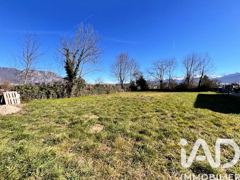 Terrain à bâtir à Chapareillan (38530) · 180 000 €