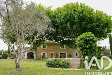 Mas à Cheval-Blanc (84460)