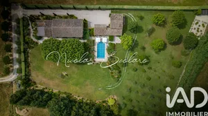 Mas à Cheval-Blanc (84460)