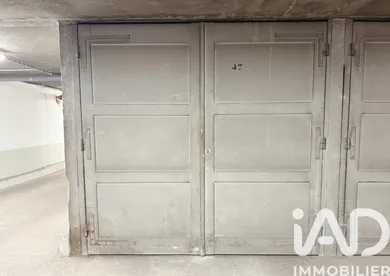 Parking à Paris (75014)