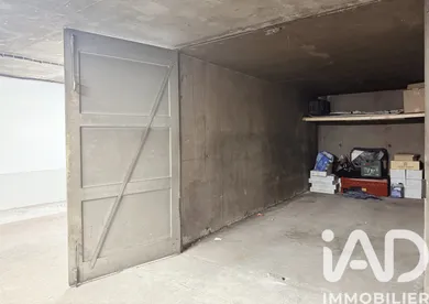 Parking à Paris (75014)