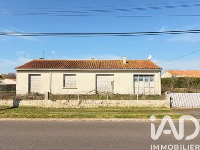 Traditional house in Vairé (85150)