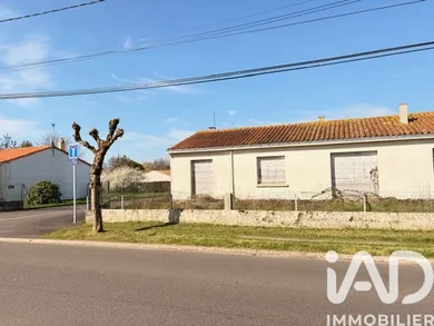 Maison traditionnelle à Vairé (85150)