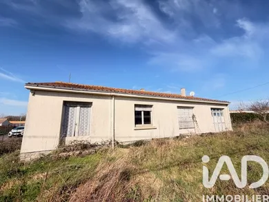 Maison traditionnelle à Vairé (85150)