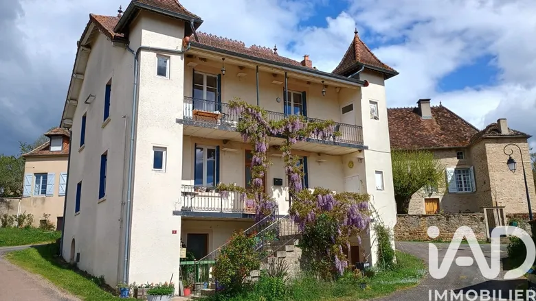 Maison 7 pièces 188 m² · à Le Puley · 188 m² · 170 000 €