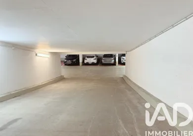 Parking à Paris (75011)