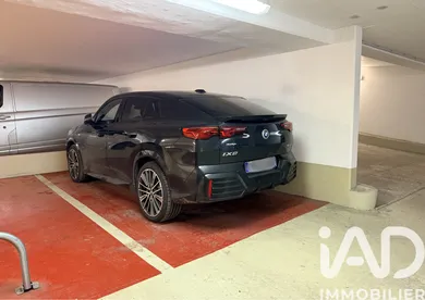 Parking à Paris (75011)