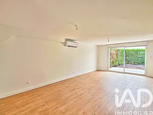 House in Lamarque (33460)