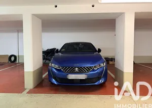 Parking à Paris (75011)