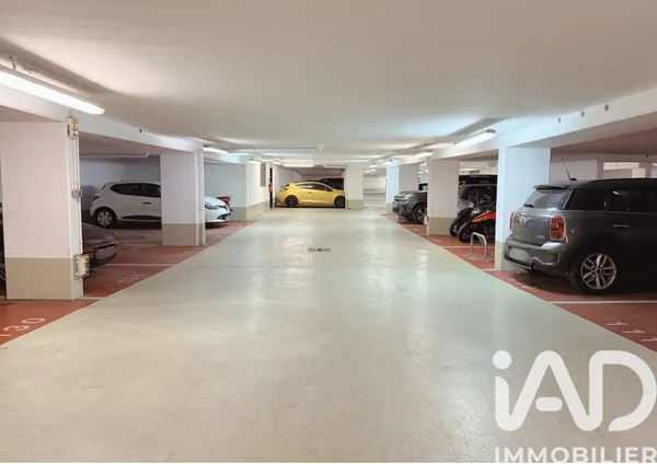 Parking à Paris (75011) photo 2