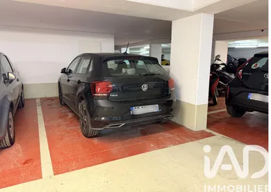 Parking à Paris (75011)