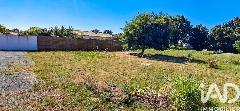 Terrain 710 m² · à Sainte-Flaive-des-Loups · 109 000 €