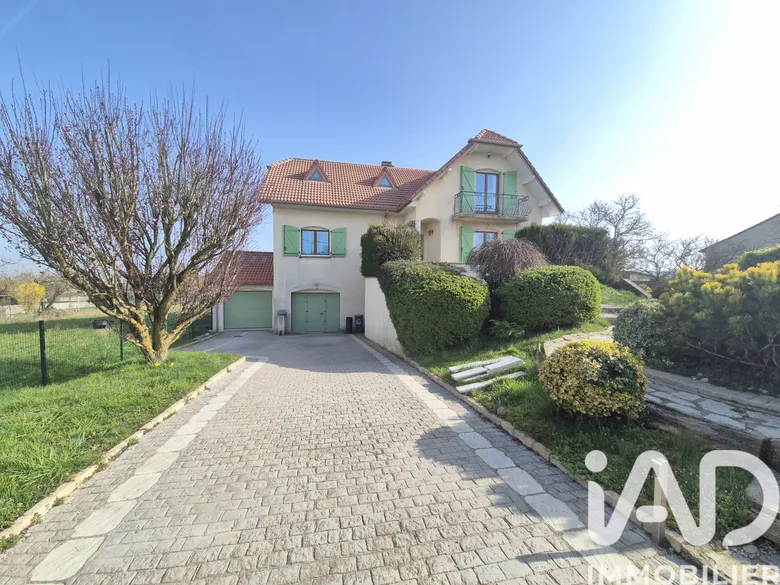 Maison 6 pièces 200 m² · à Haraucourt · 200 m² · 390 000 €