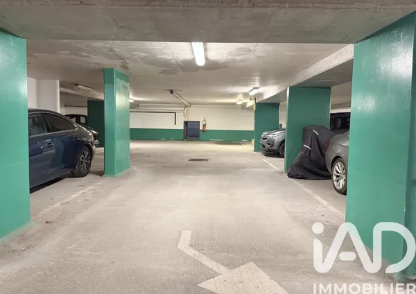 Parking à Le Chesnay (78150) photo 2