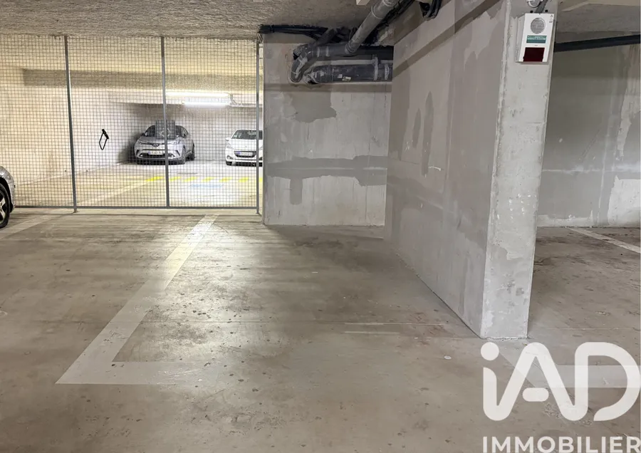 Parking à Guyancourt (78280) photo 3