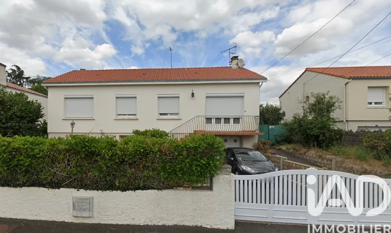 Maison 5 pièces 99 m² · à Montaigu-Vendée · 99 m² · 298 500 €