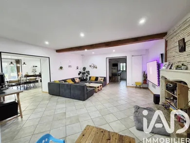 House in Vouillé (86190)