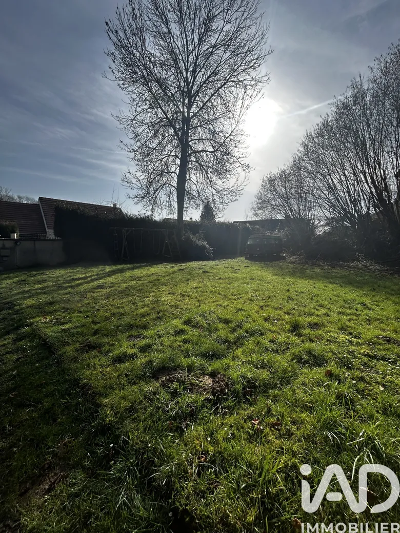 Terrain à Mortefontaine-en-Thelle (60570) · 82 000 €