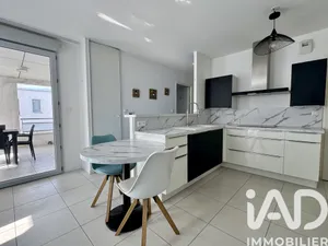 Apartment in La Rochelle (17000)