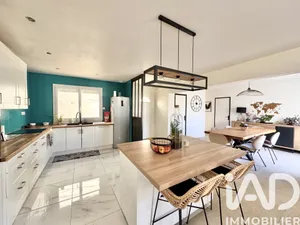 Maison à Combs-la-Ville (77380)