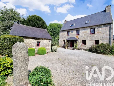 Manoir à Kergrist-Moëlou (22110)