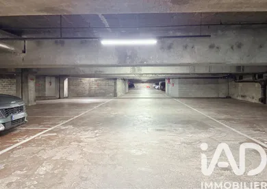 Parking in Paris (75013)