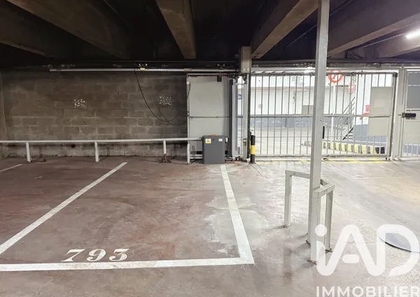 Parking à Paris (75013) photo 2