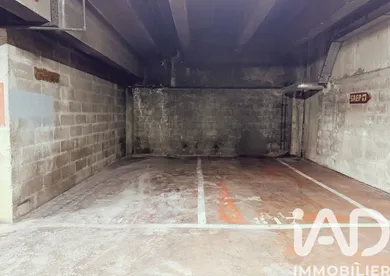 Parking à Paris (75013)