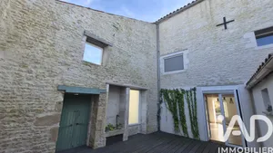 Maison à Saint-Georges-du-Bois (17700)