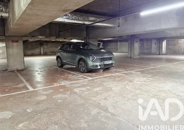 Parking à Paris (75013) photo 2