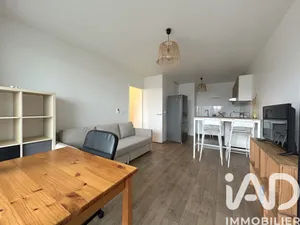 Apartment in Bordeaux (33800)