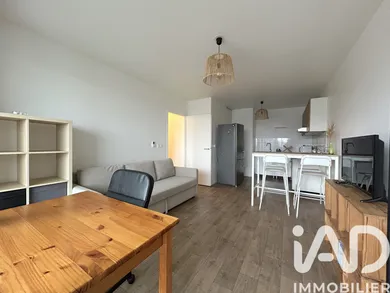 Apartment in Bordeaux (33800)